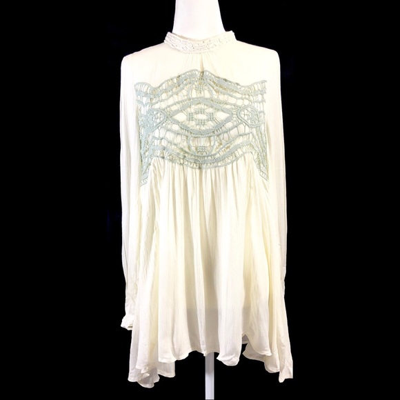 Crochet Detailed Tunic with Mock Neck - Picture 3 of 5